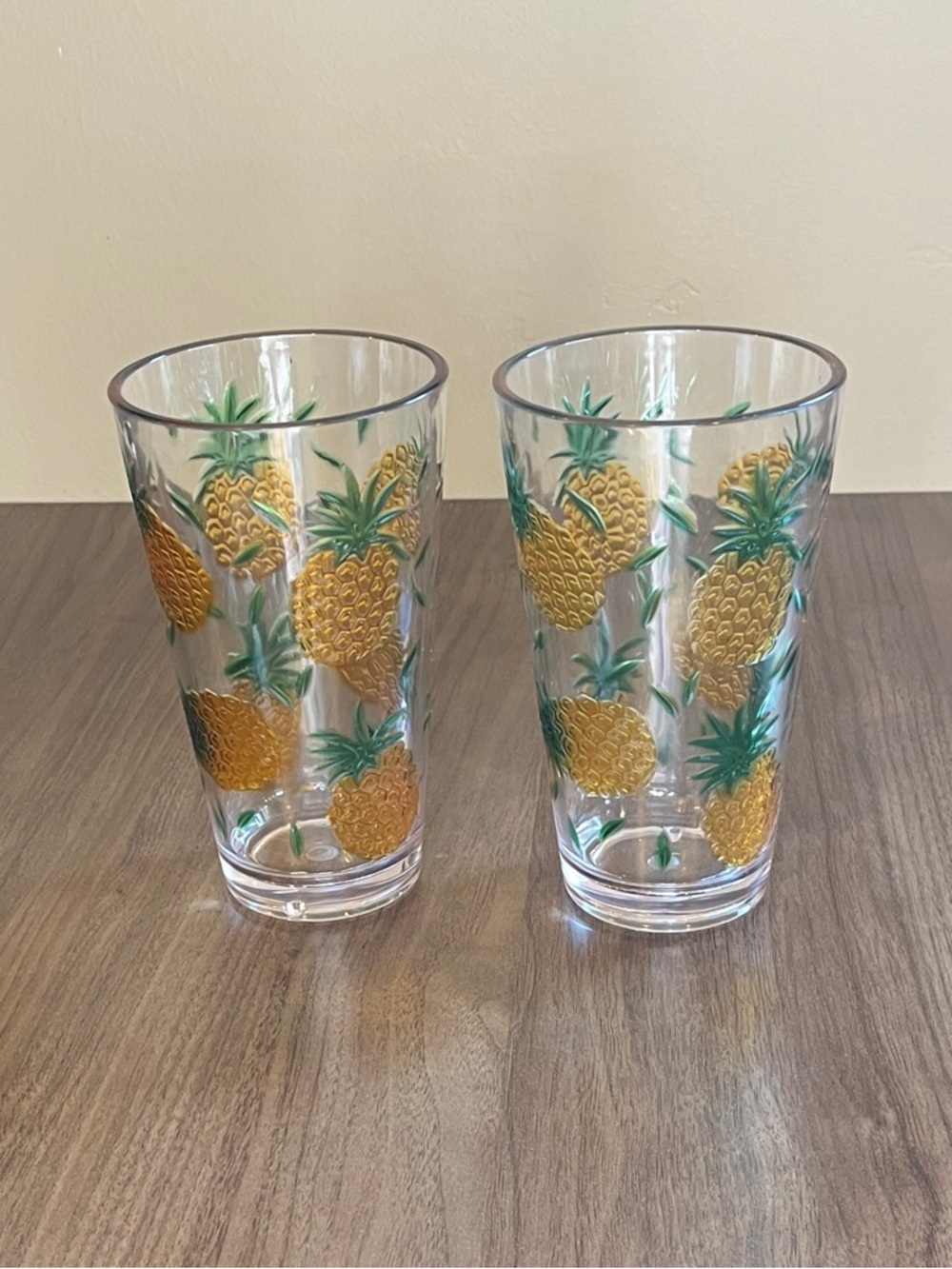 Pineapple Embossed Thick Acrylic Pint Tumbler Glasses Tropical Pool Bar Party